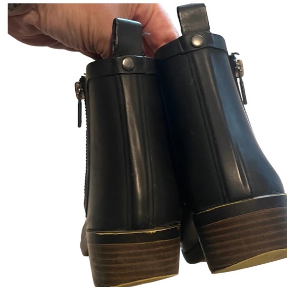 Lucky Brand women’s Bunita black Rain rubber Boots size 9 - Picture 2 of 5